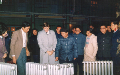  1985年，公司于美國大雷斯科公司簽訂了中國散熱器出口訂單