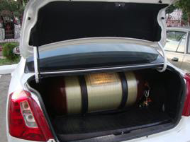 烏茲別克斯坦使用CNG瓶裝配在轎車上