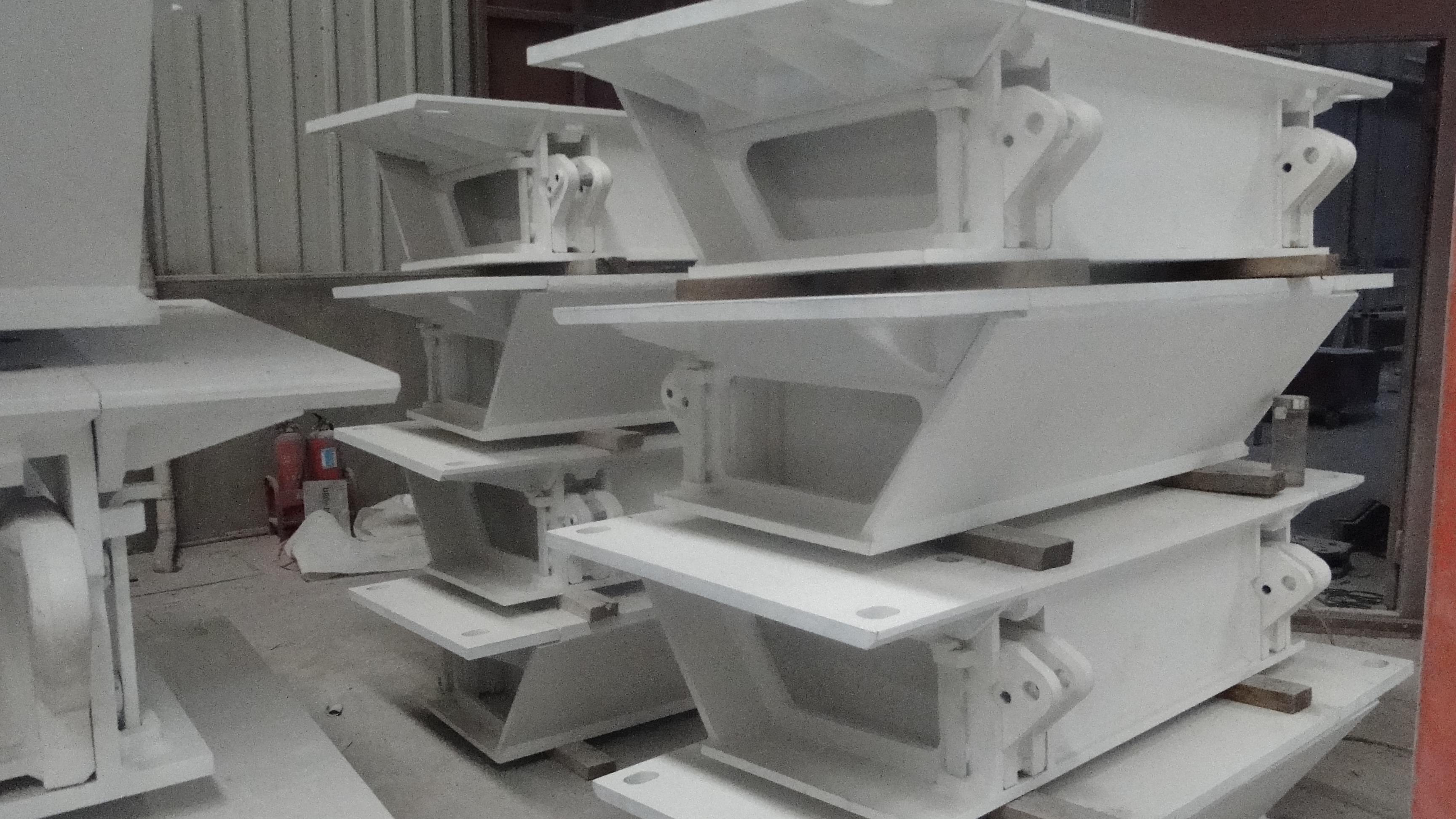 Welded structural parts of mining machiner