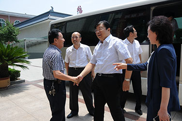  2015年7月2日，河南省副省長張廣智到磴槽集團調研